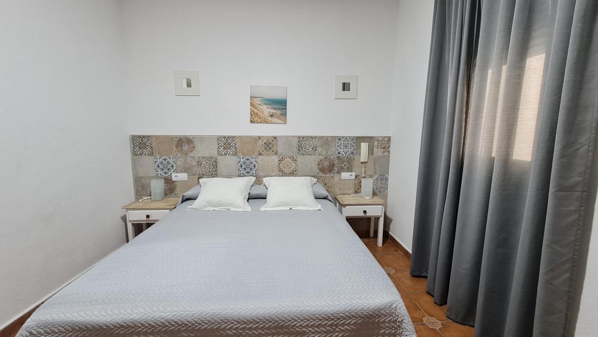 Hostal Canalejas Cádiz Exterior photo