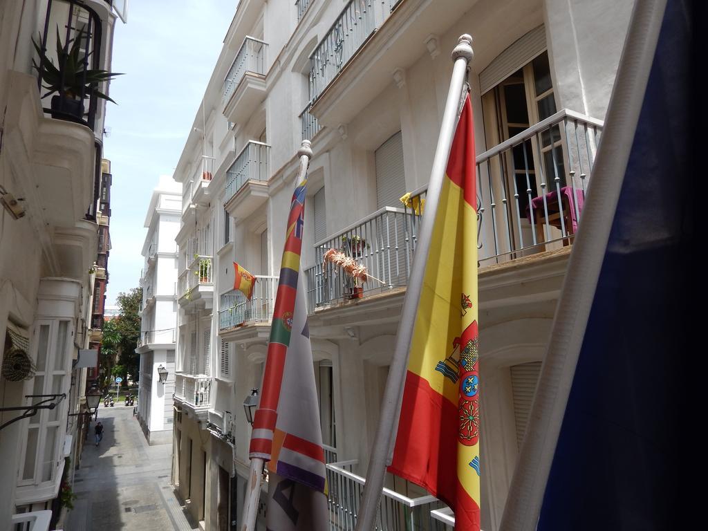 Hostal Canalejas Cádiz Exterior photo